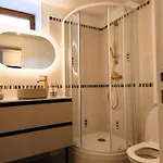 La Parenthese Kaki *